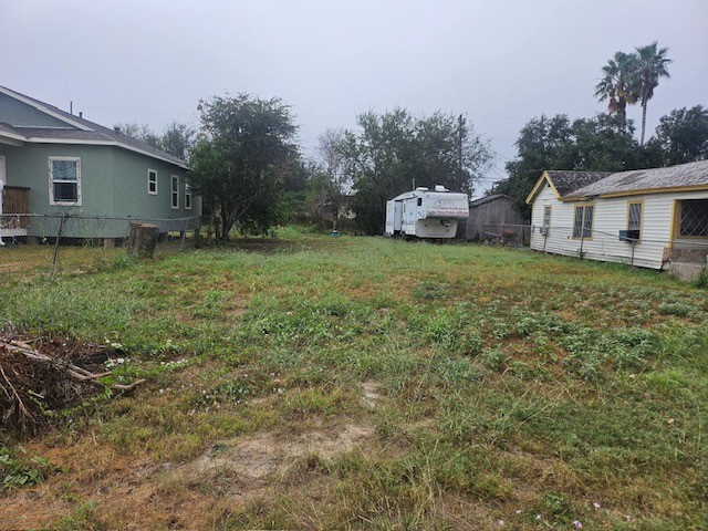 912 Dakota St Property Photo