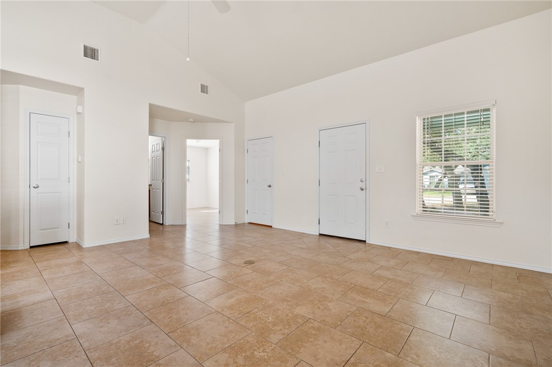 110 Pecan Harbor St Property Photo 12