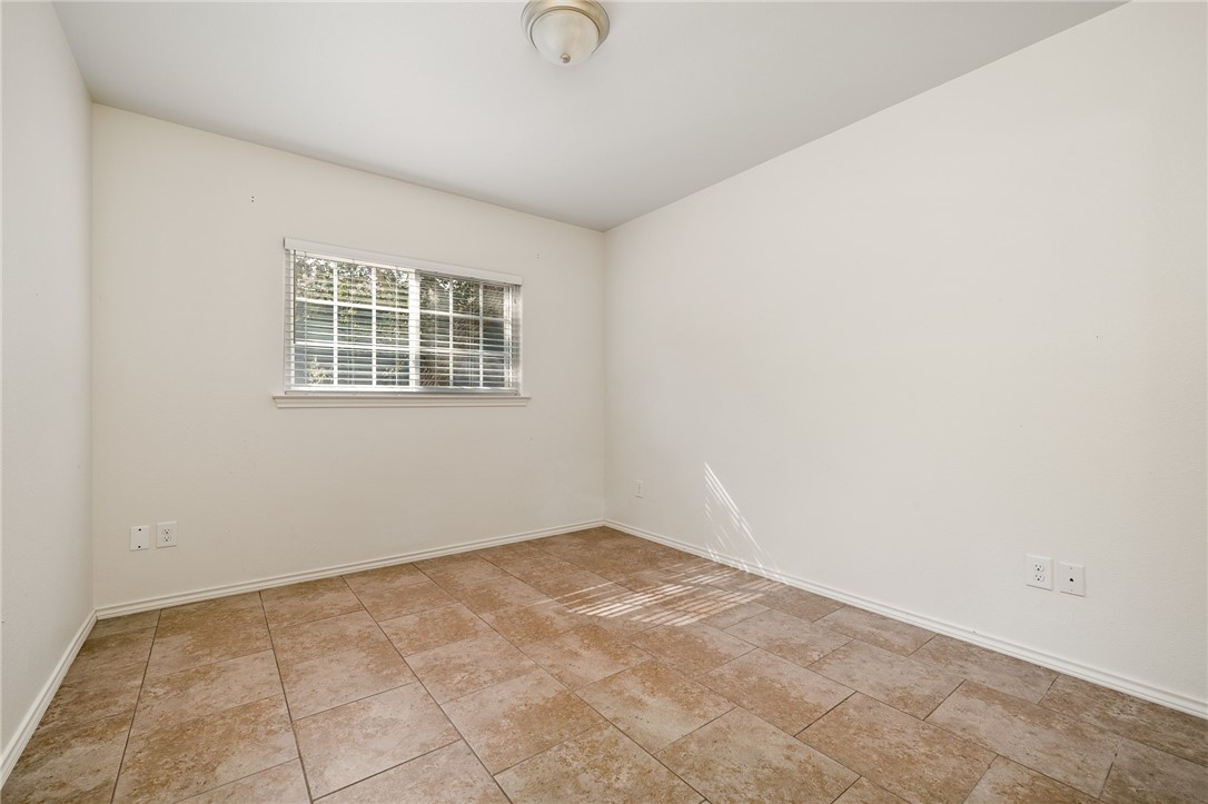 110 Pecan Harbor St Property Photo 17