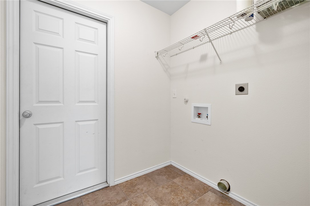 110 Pecan Harbor St Property Photo 21