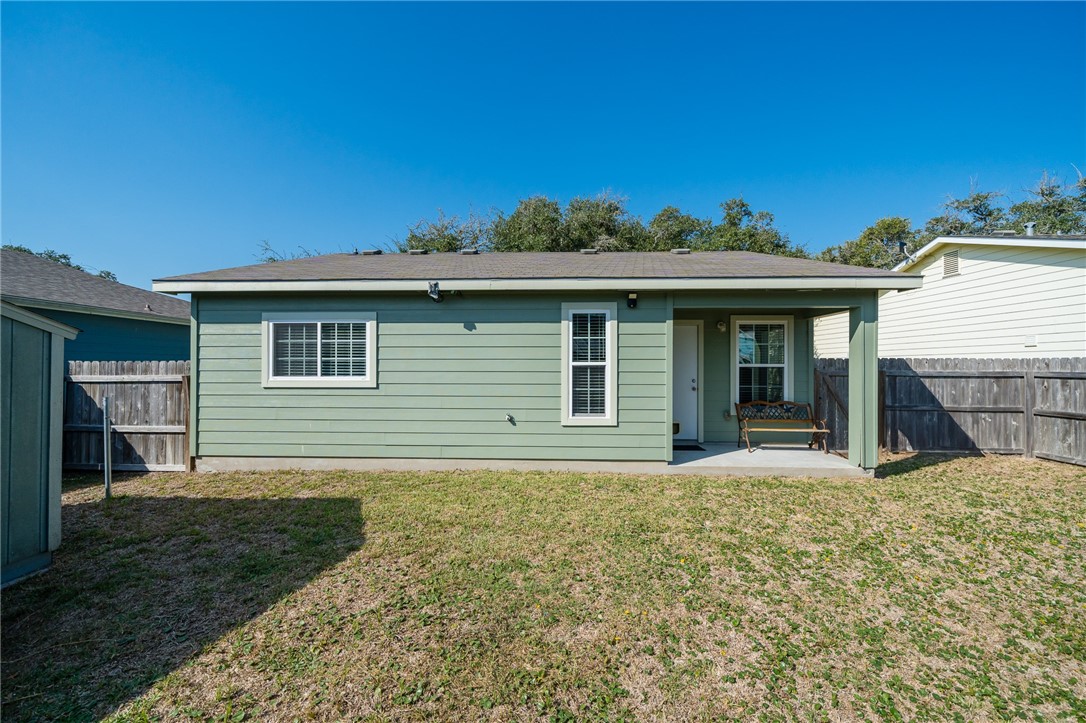110 Pecan Harbor St Property Photo 25