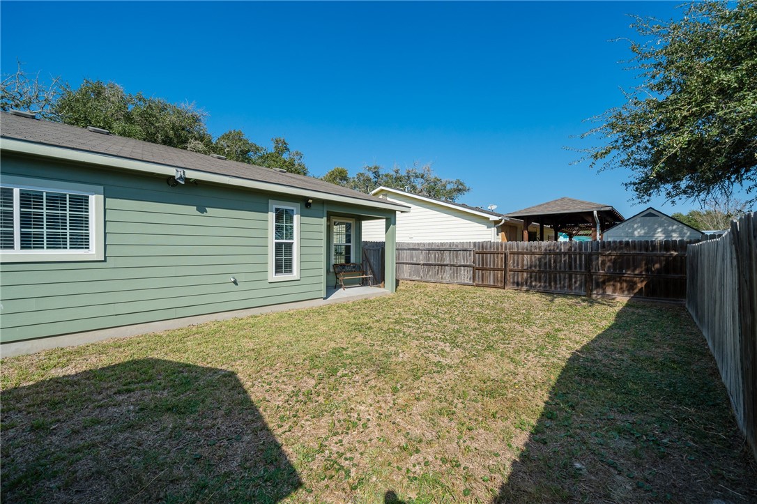 110 Pecan Harbor St Property Photo 27