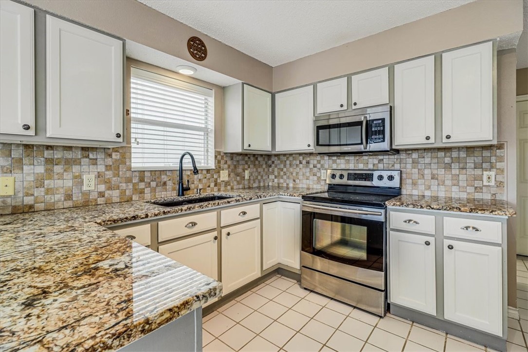 15349 Beaufort Ct Property Photo 5