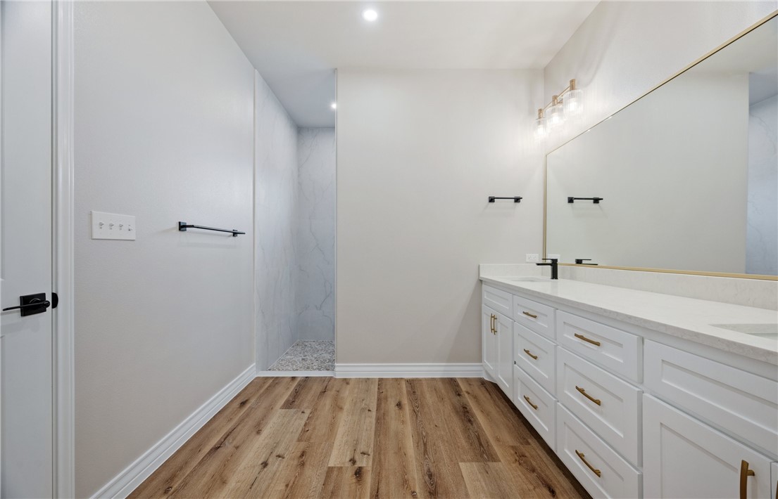 111 Webb St Property Photo 10