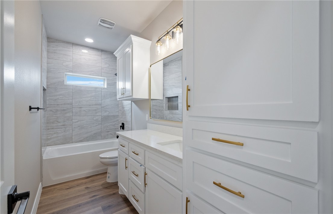 111 Webb St Property Photo 16