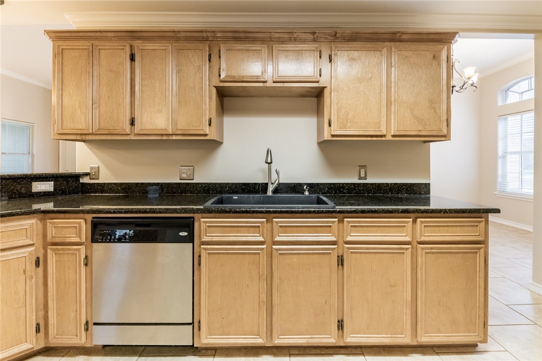 6825 Wall St Property Photo 10