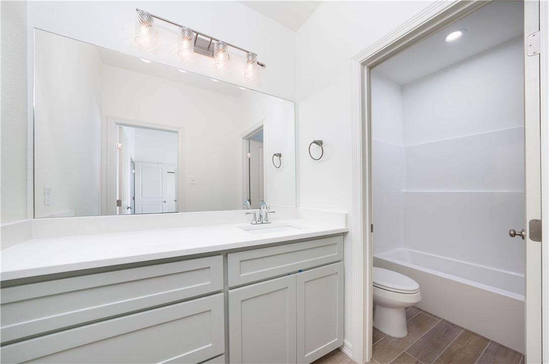 1402 Lois Chesney St Property Photo 15