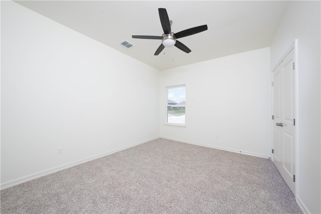 1402 Lois Chesney St Property Photo 16