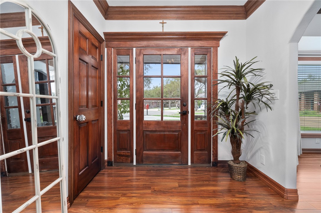 208 Doral Property Photo 3
