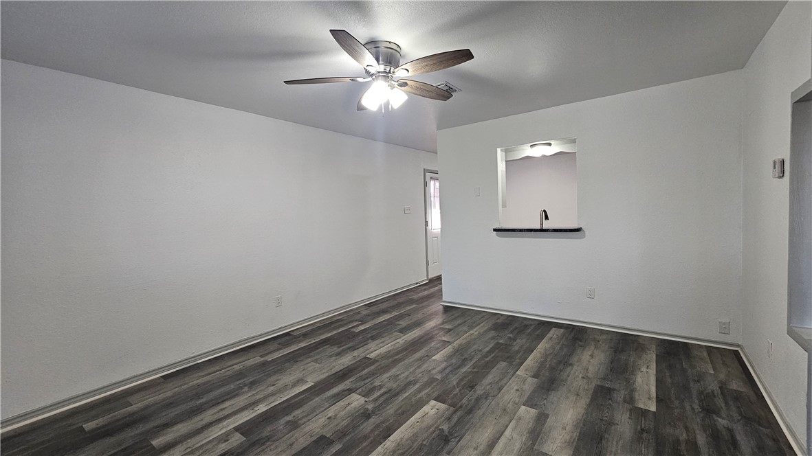 1717 Triple Crown Dr Property Photo 3