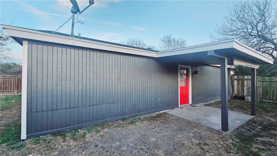 1717 Triple Crown Dr Property Photo 19