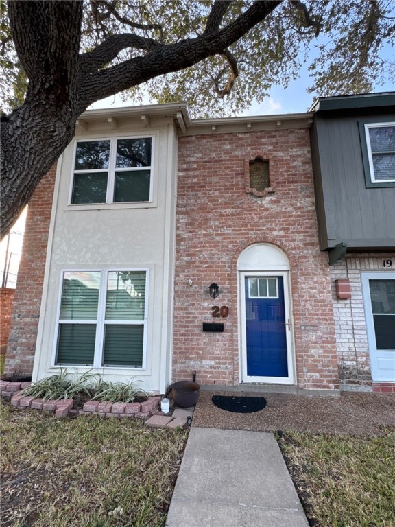 20 Townhouse Property Photo 1