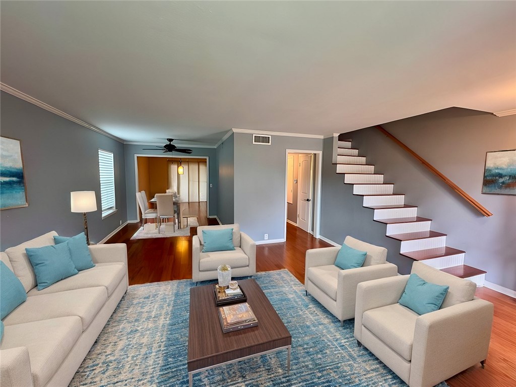 20 Townhouse Property Photo 3