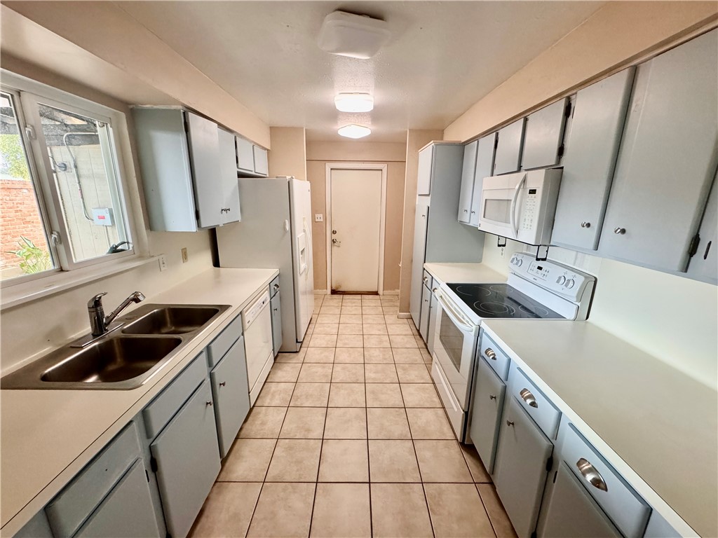 20 Townhouse Property Photo 13