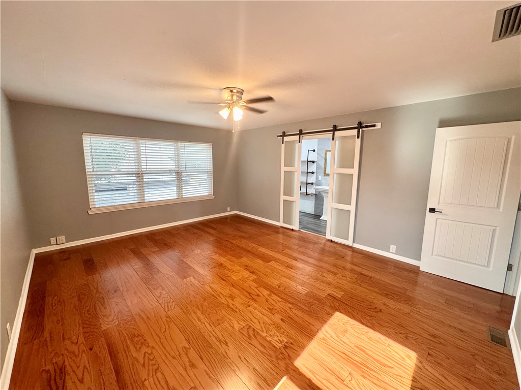 20 Townhouse Property Photo 14