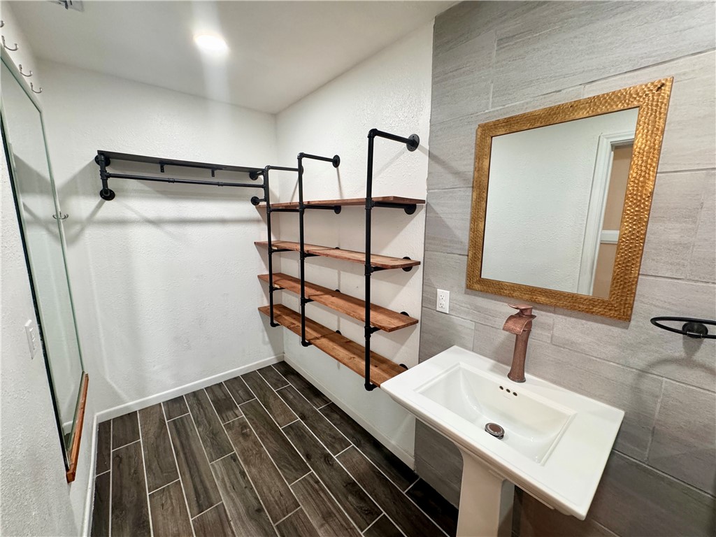 20 Townhouse Property Photo 17