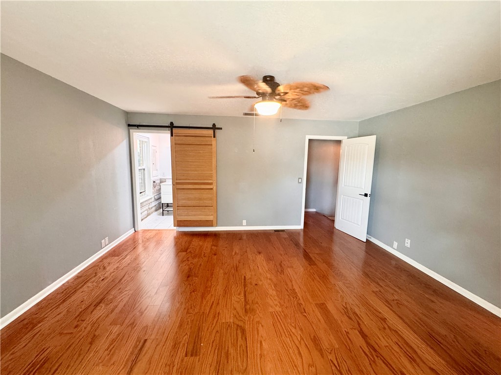 20 Townhouse Property Photo 22