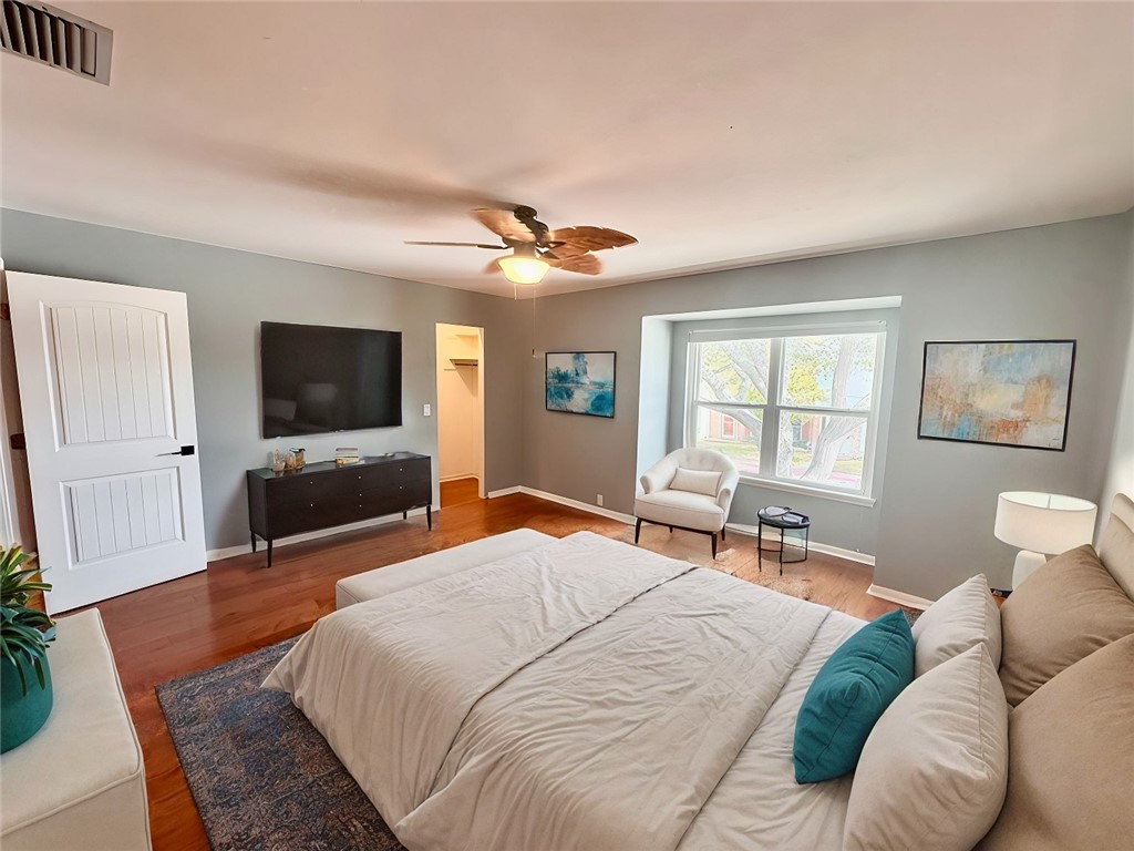 20 Townhouse Property Photo 23