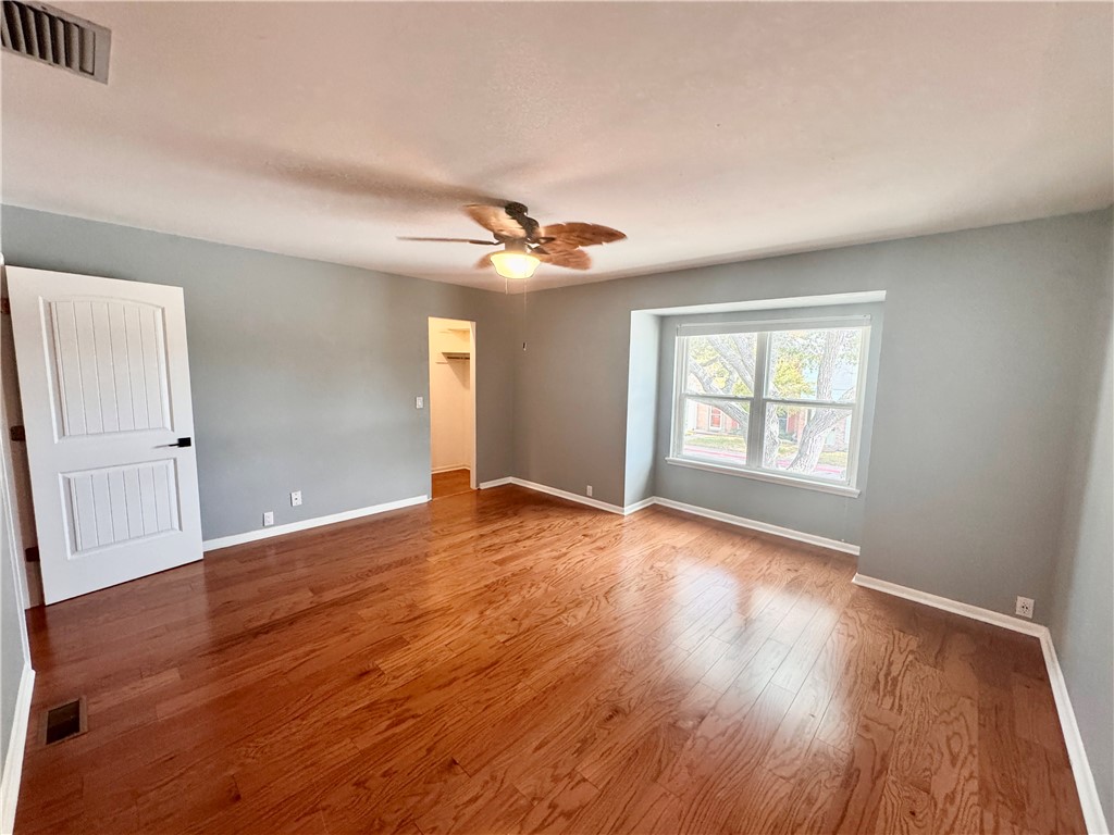 20 Townhouse Property Photo 24