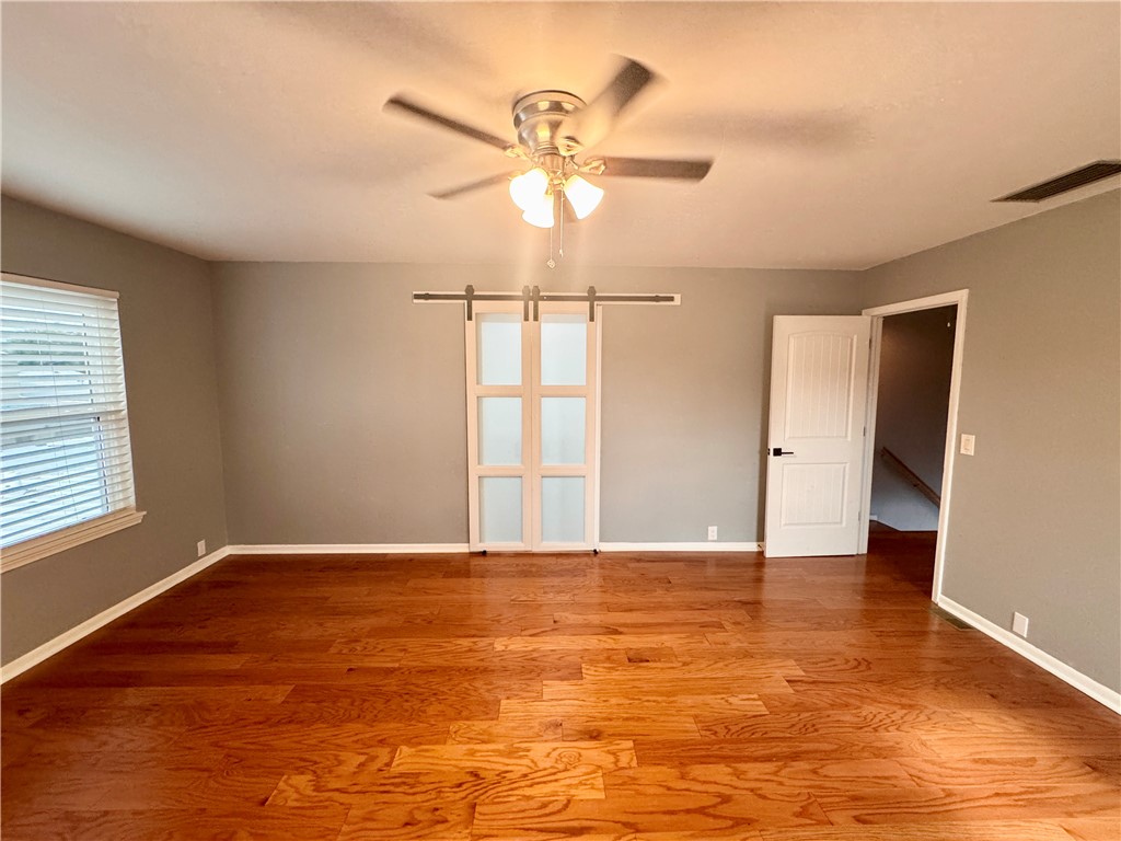 20 Townhouse Property Photo 25