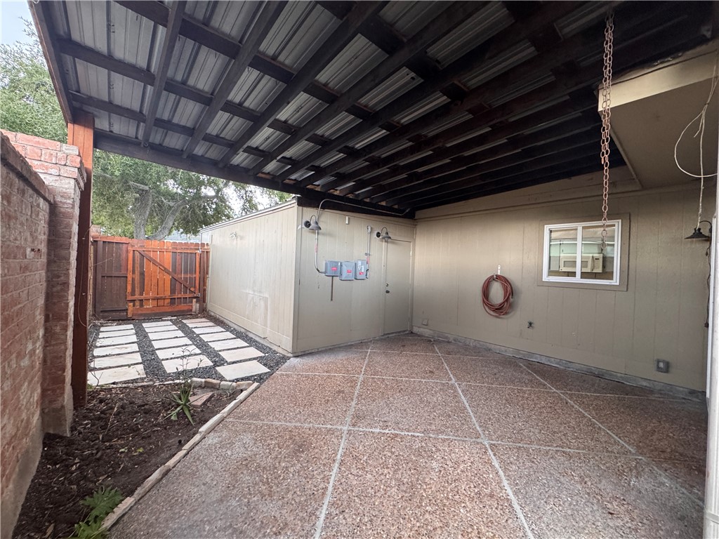 20 Townhouse Property Photo 34