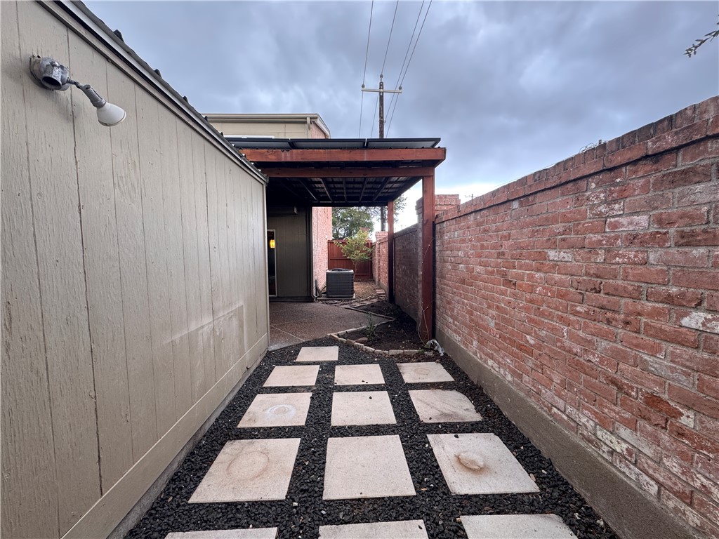 20 Townhouse Property Photo 35