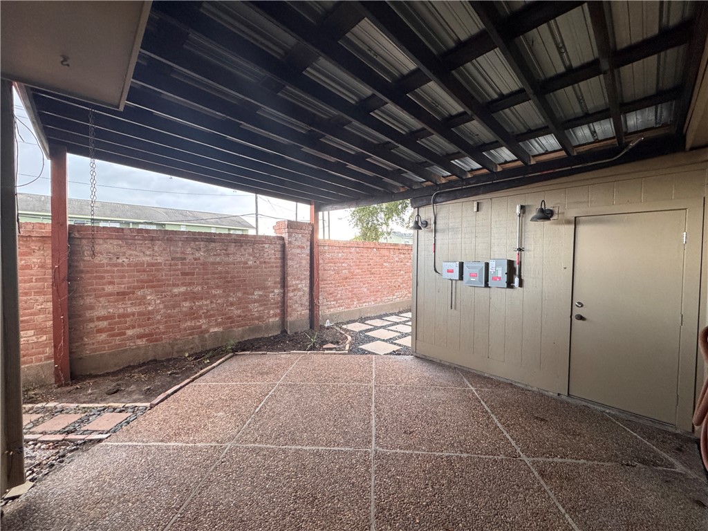 20 Townhouse Property Photo 37