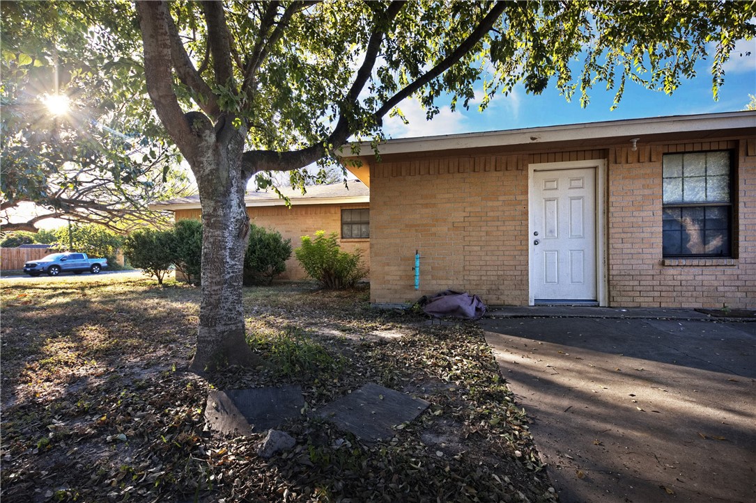 123 W Janin Circ Property Photo 2