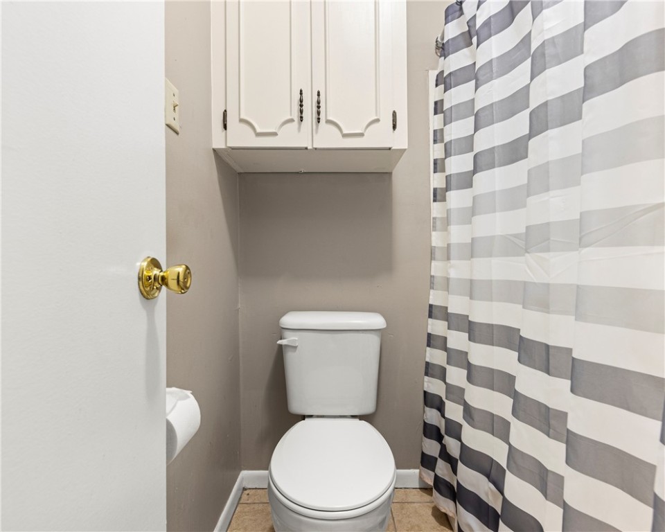 123 W Janin Circ Property Photo 14