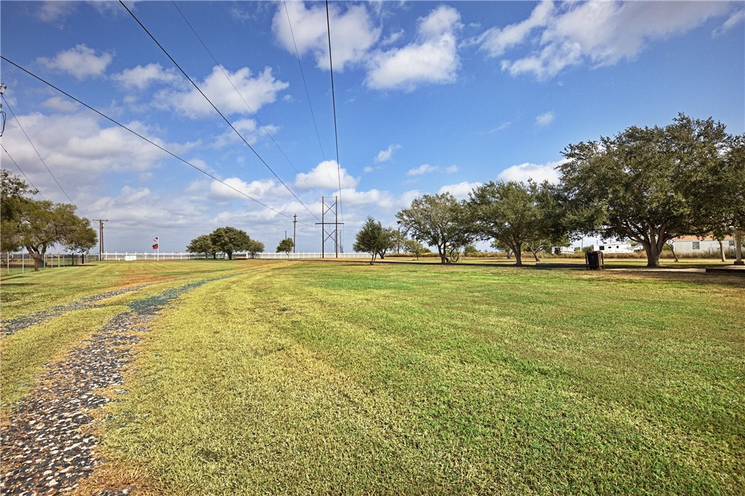13789 Fm 1944 Property Photo 9