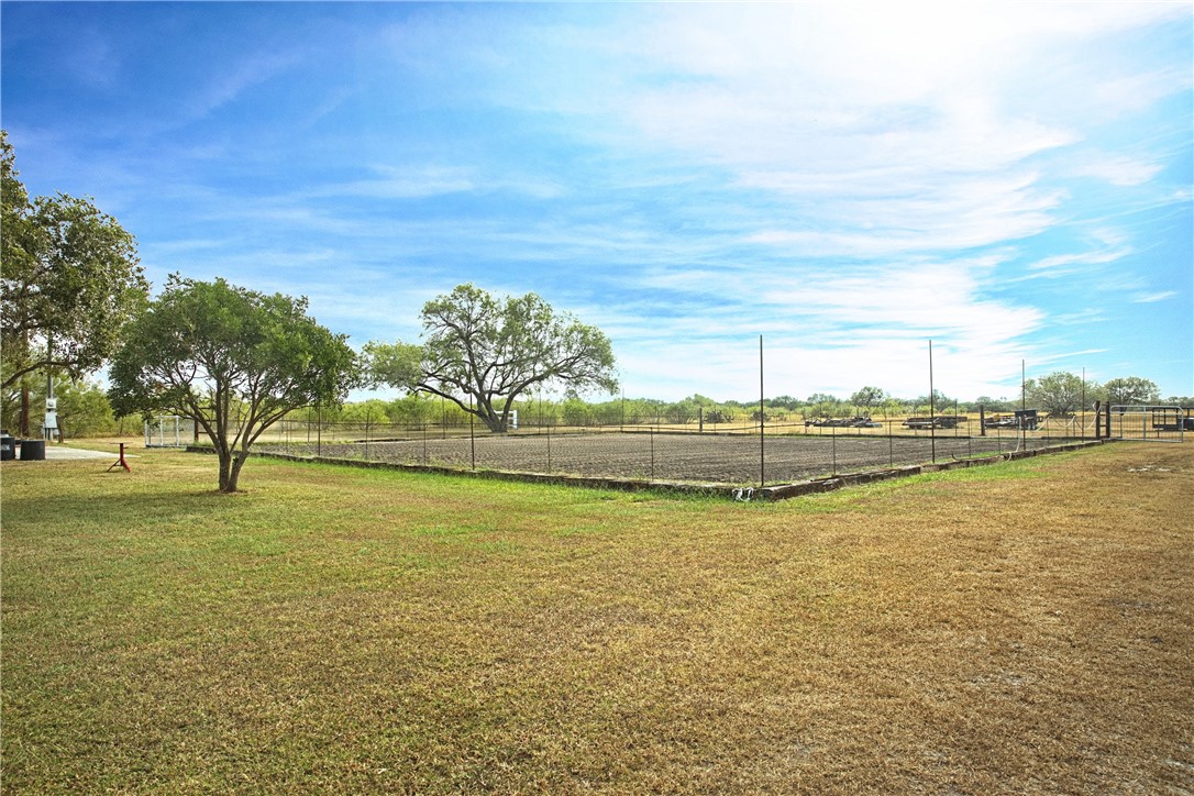 13789 Fm 1944 Property Photo 10