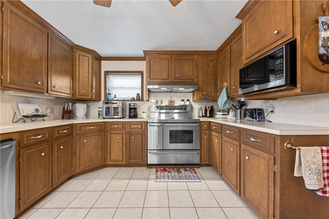 13789 Fm 1944 Property Photo 11