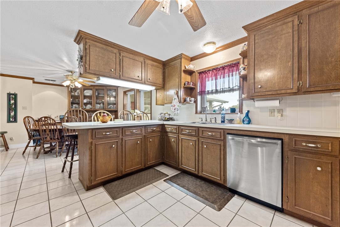 13789 Fm 1944 Property Photo 12