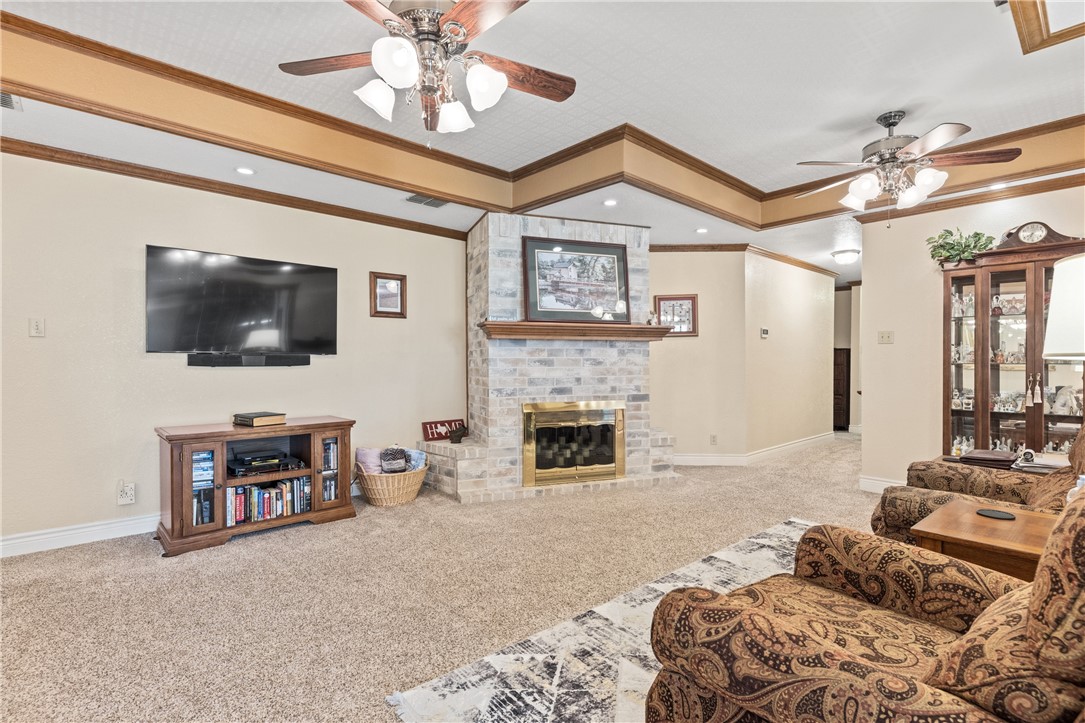 13789 Fm 1944 Property Photo 16