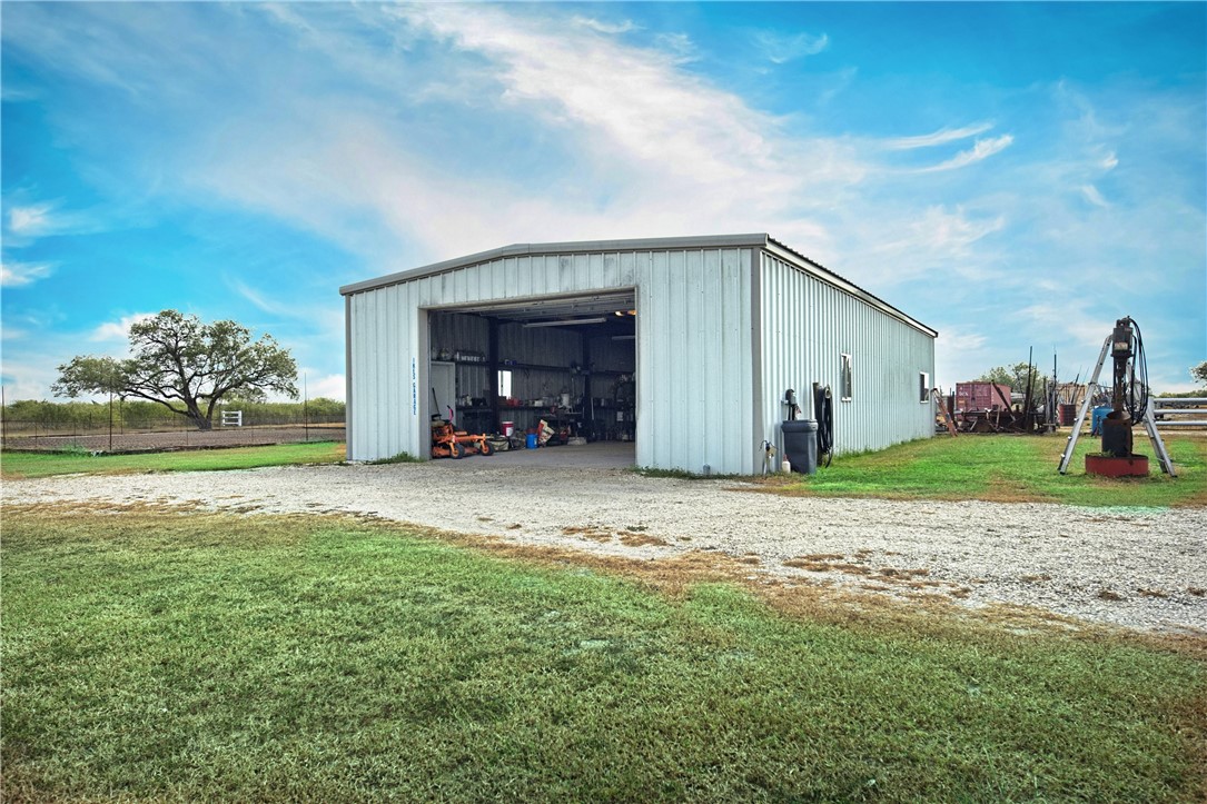 13789 Fm 1944 Property Photo 31