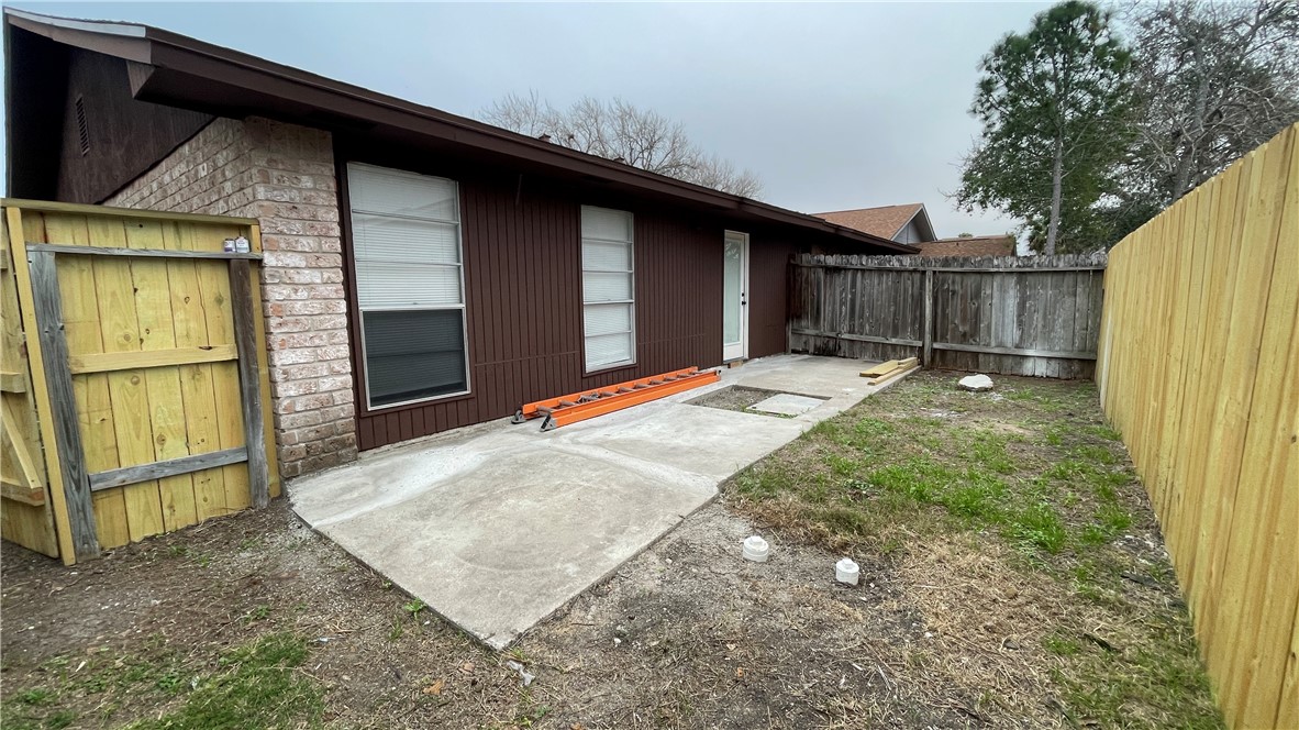 4805 Shadowbend Dr A Property Photo 10