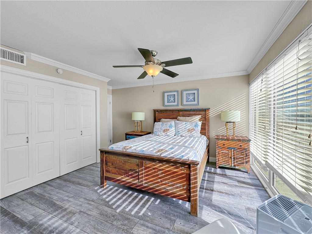 14810 Windward Dr 610 Property Photo 10
