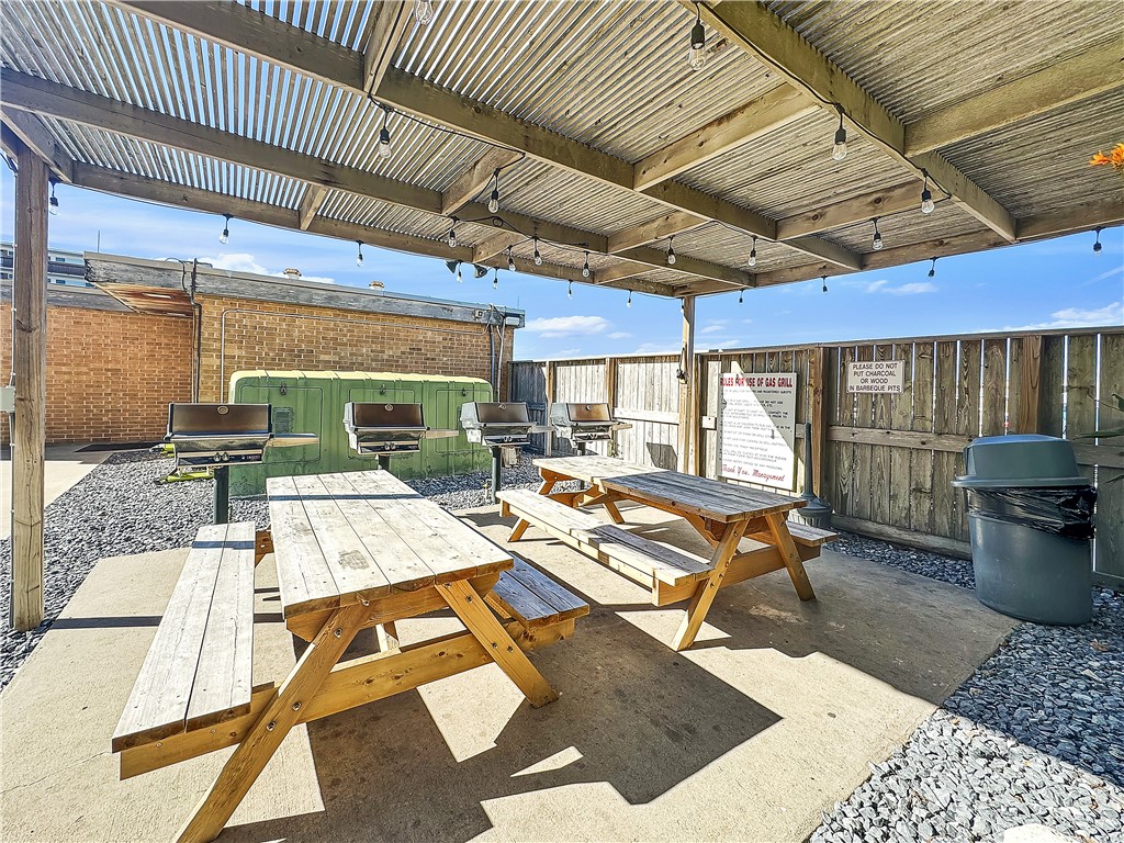 14810 Windward Dr 610 Property Photo 19