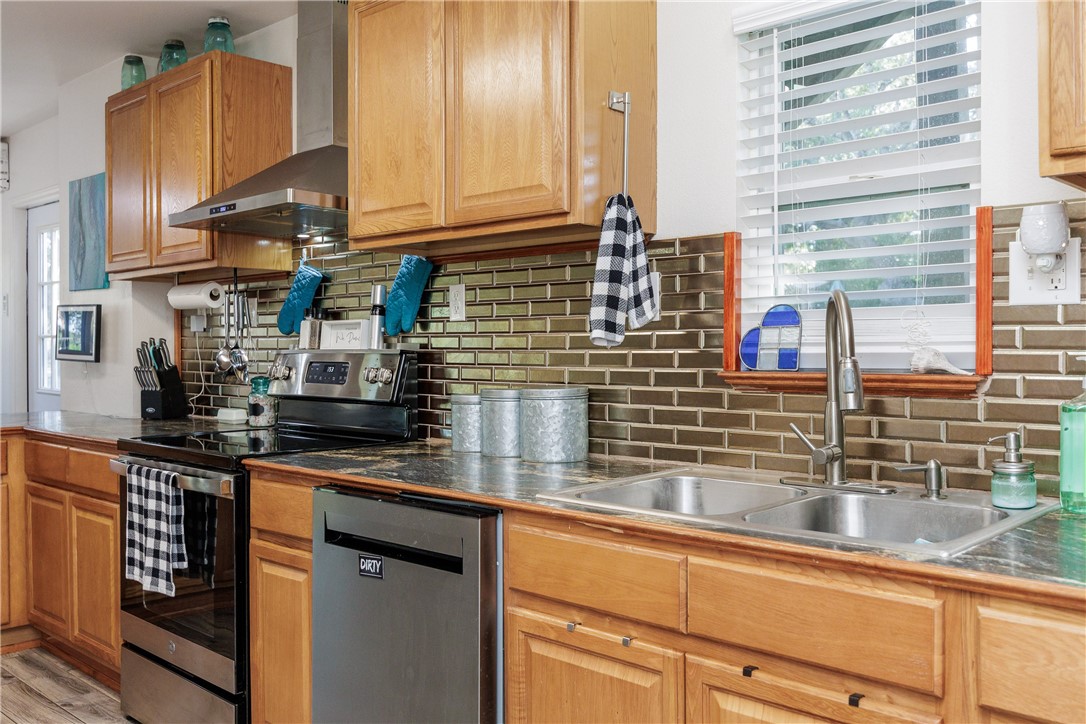 871 State Highway 188 Property Photo 4