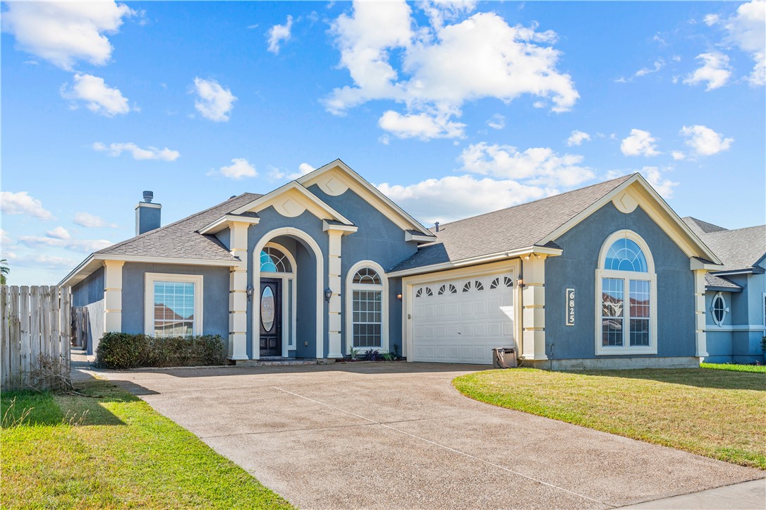 6825 Island Park Ct Property Photo