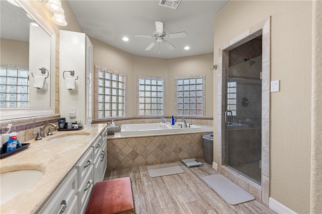 13953 Dasmarinas Dr Property Photo 17