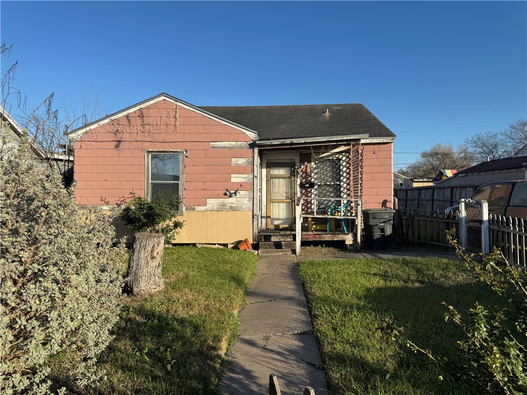 2506 Crews St Property Photo