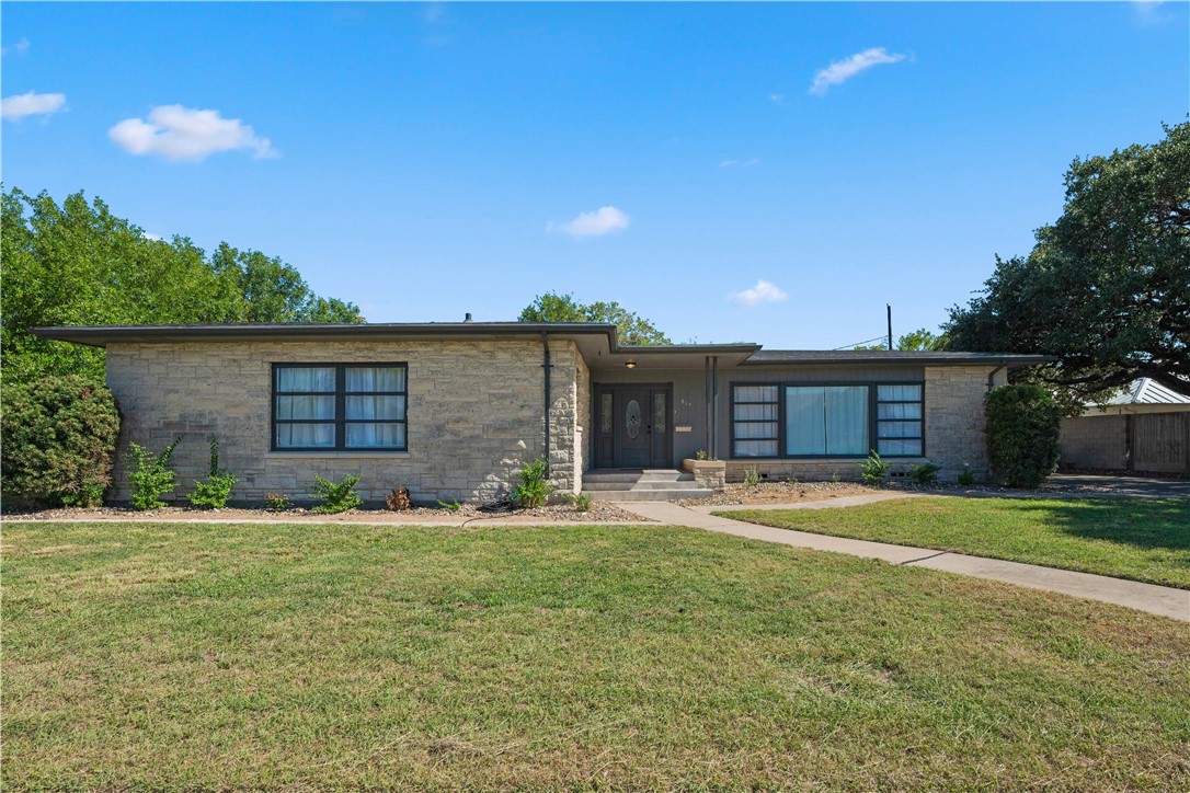 Lindale Park Real Estate Listings Main Image