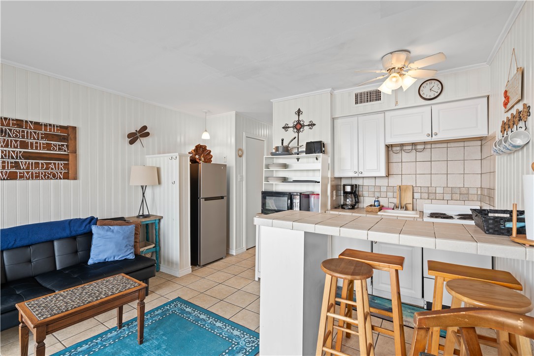 3938 Surfside Blvd 1200 Property Photo 5