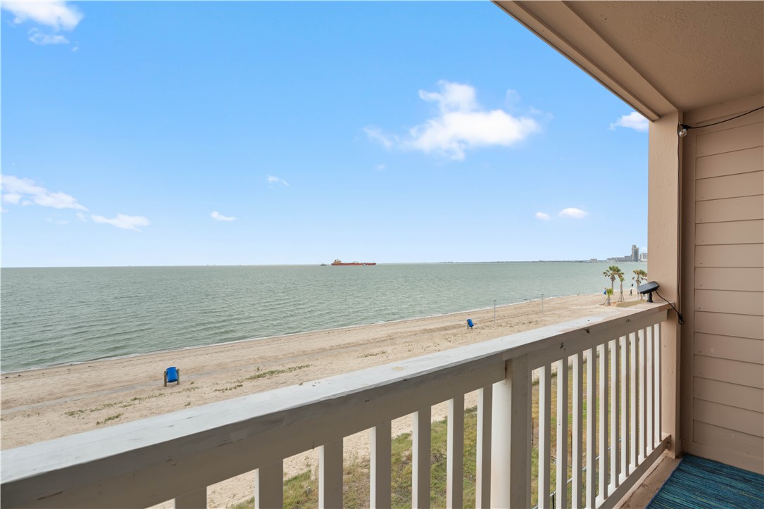 3938 Surfside Blvd 1200 Property Photo 9