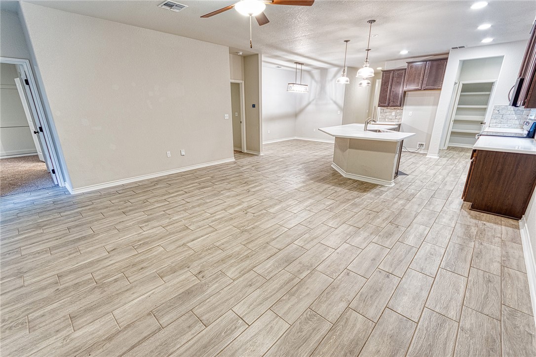 1725 Flagship Dr Property Photo 11