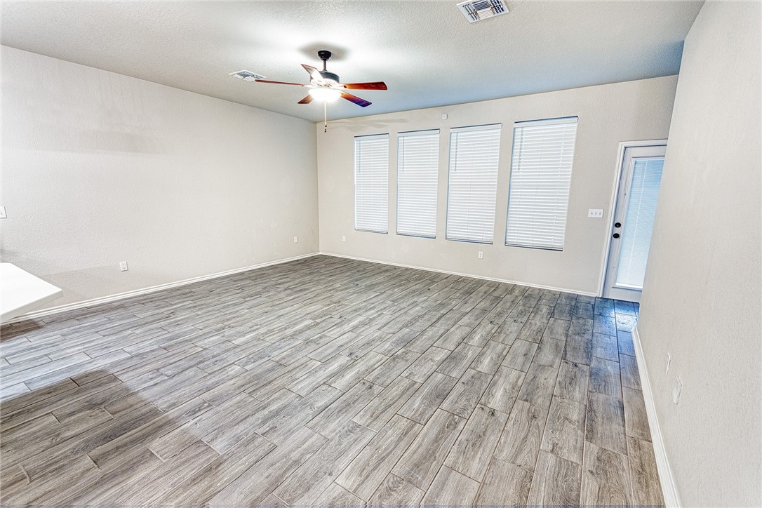 1725 Flagship Dr Property Photo 12