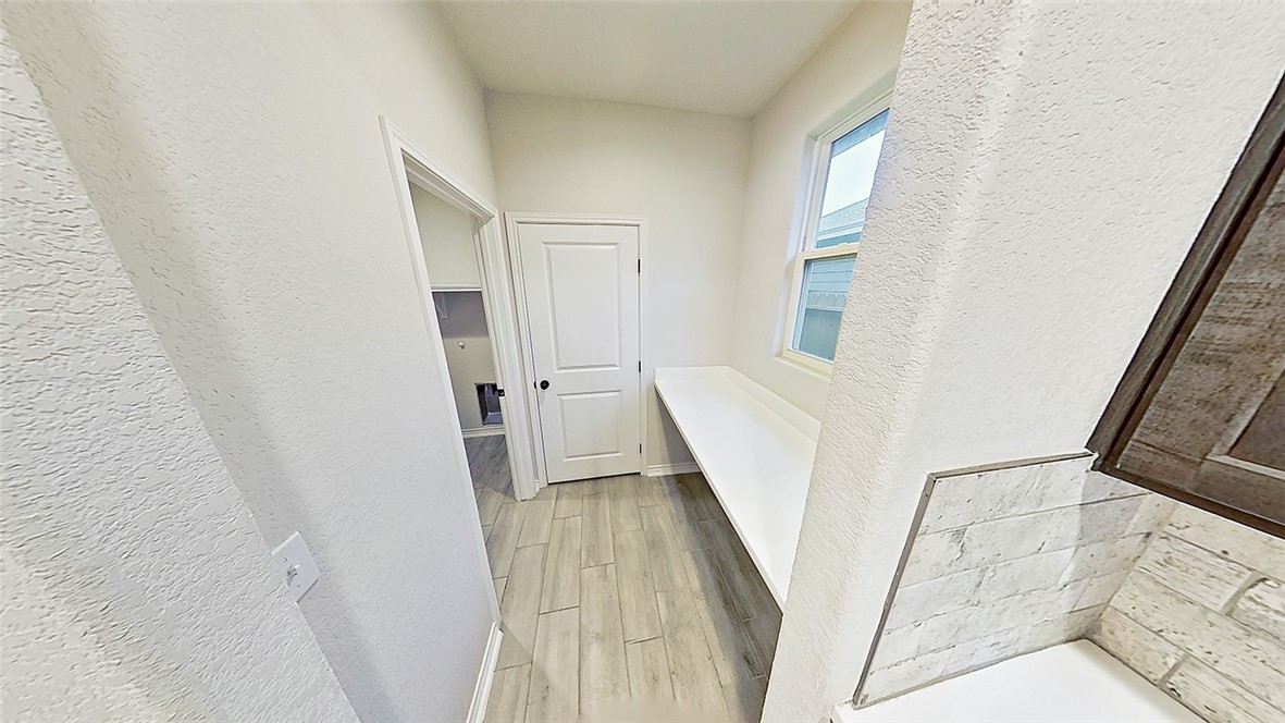 1725 Flagship Dr Property Photo 14