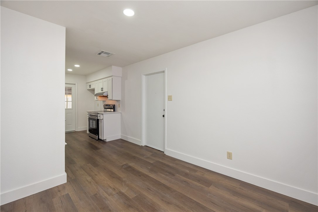 425 Antares Dr Property Photo 4