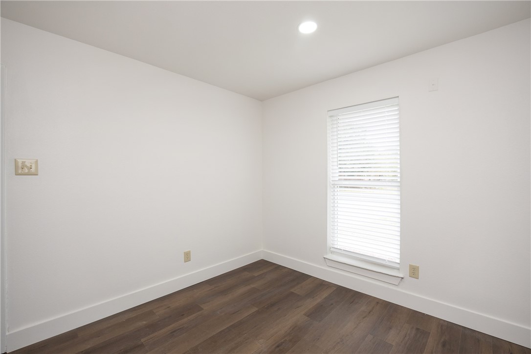 425 Antares Dr Property Photo 5